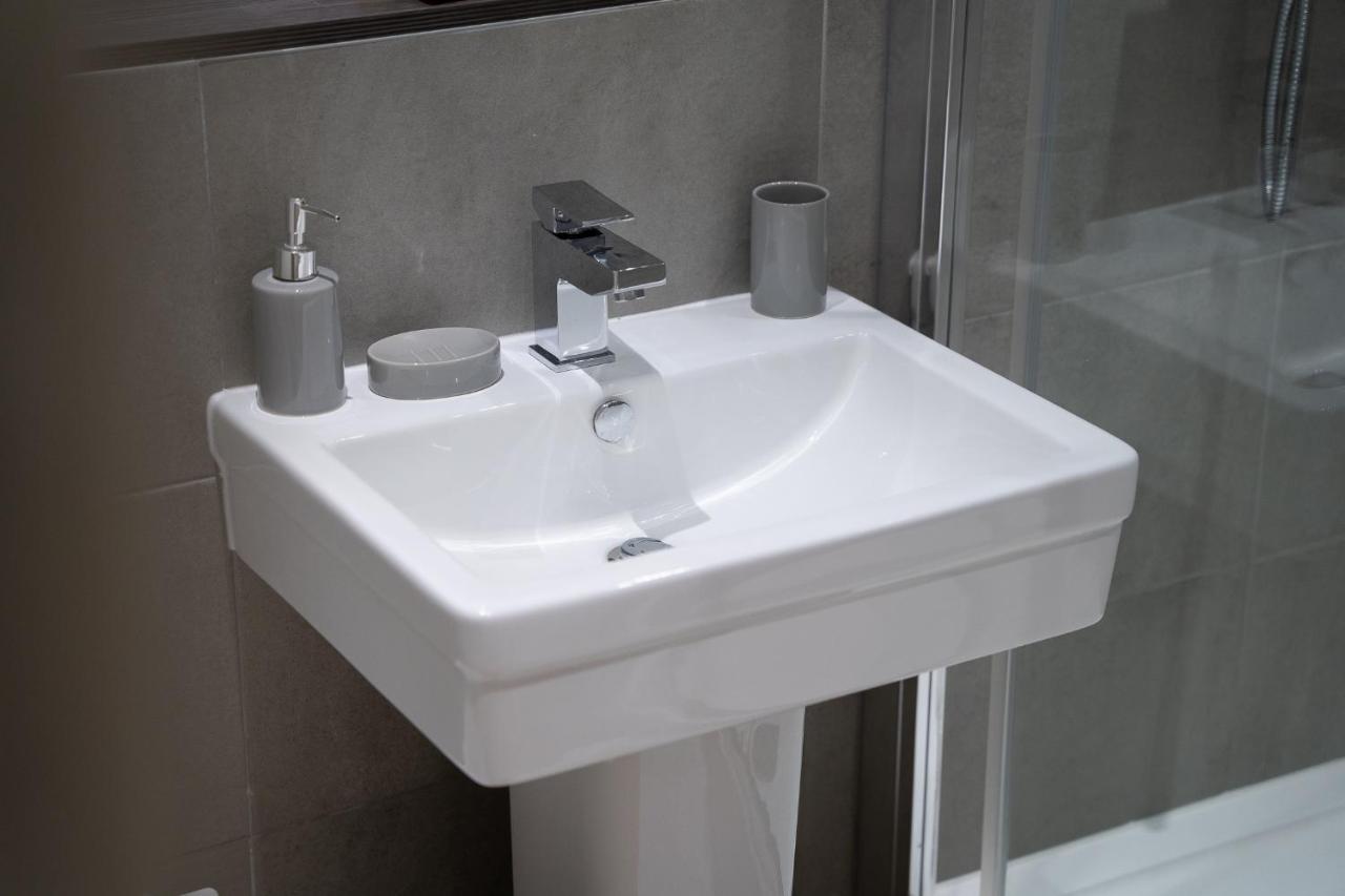 Modern 1-Bed Apartment - City Centre - Free Wi-Fi - New - マンチェスター エクステリア 写真